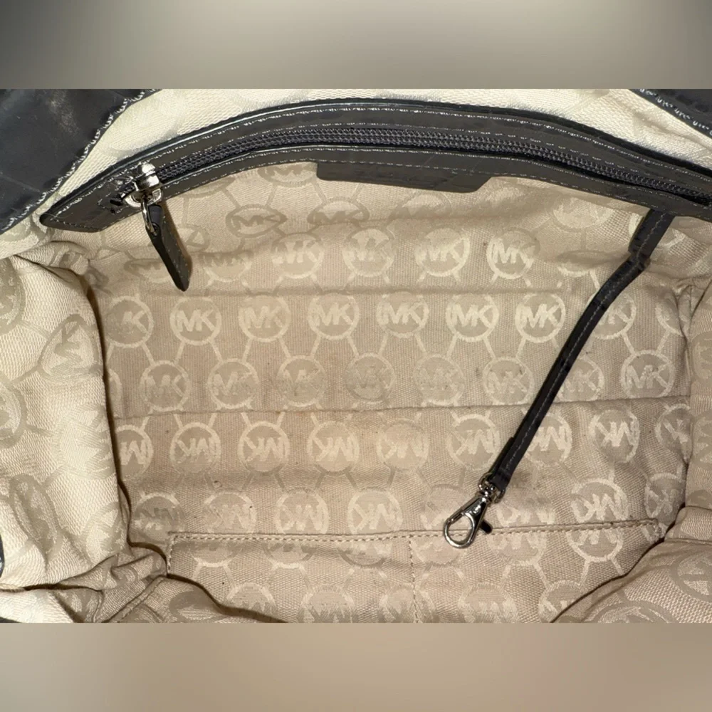 Michael Kors Hamilton gray crocodile embossed shoulder satchel purse